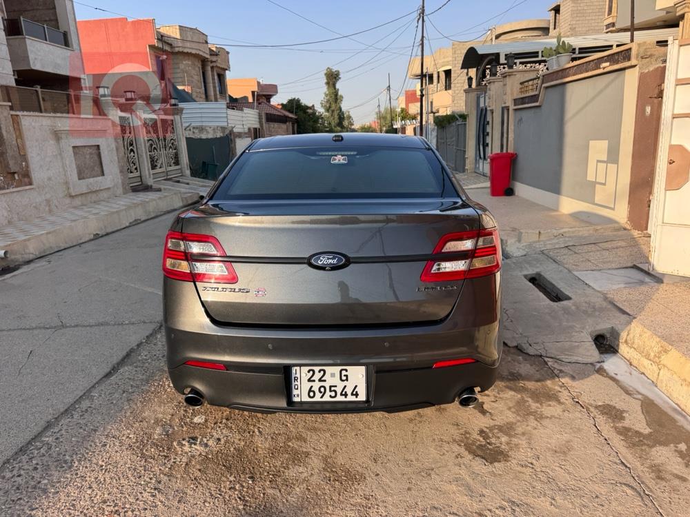 Ford Taurus